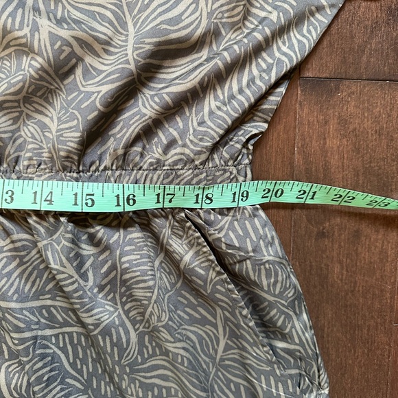 Like New Mountain Warehouse Midi Dress - Picture 5 of 7